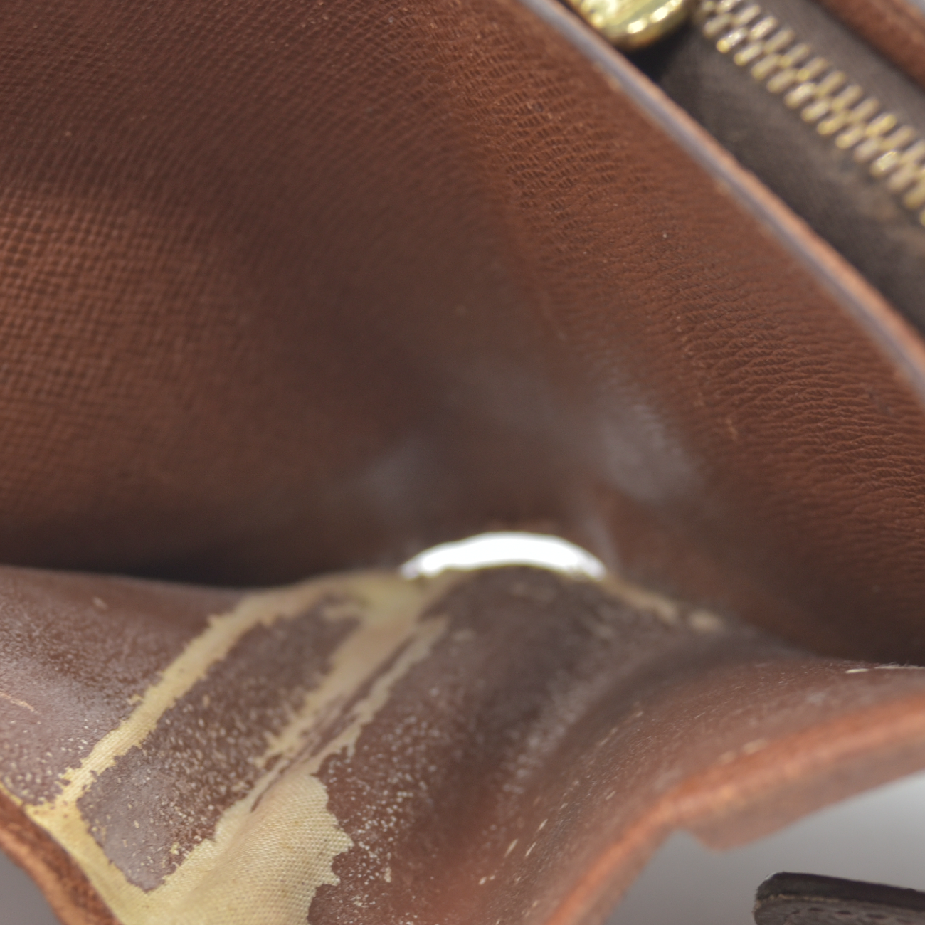 $625 1999 DAMAGED Louis Vuitton Monogram Compact Zip Bifold Wallet Brown MI0979