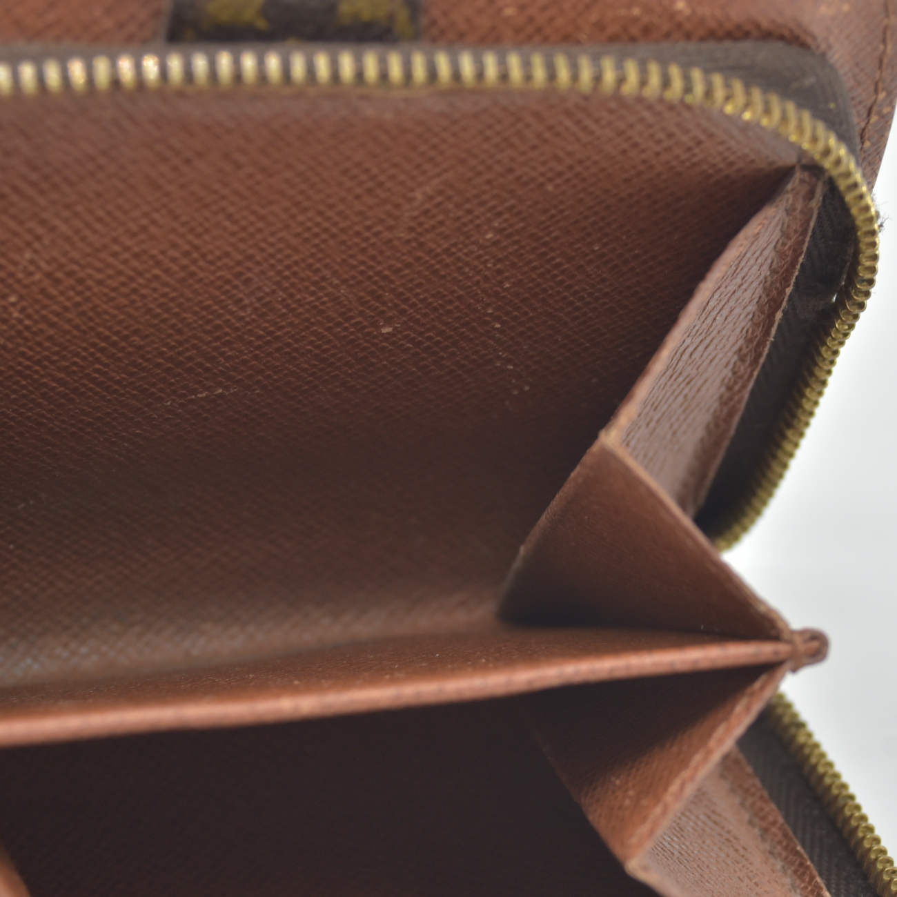 $625 1999 DAMAGED Louis Vuitton Monogram Compact Zip Bifold Wallet Brown MI0979