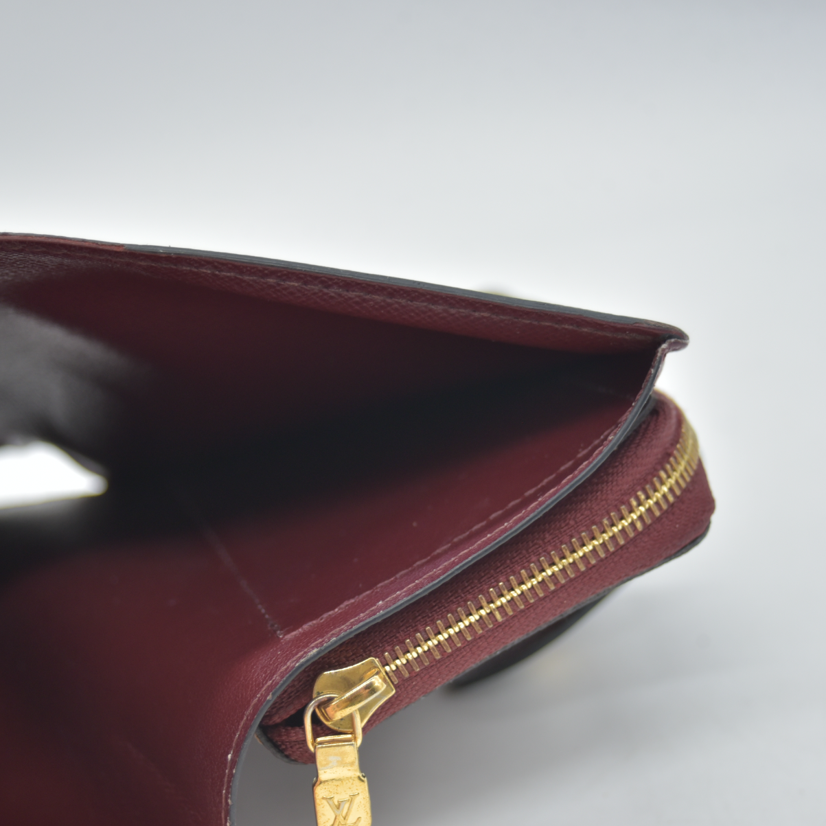$770 Louis Vuitton Damier Ebene Bordeaux Juliette Wallet Red CONSIGNMENT