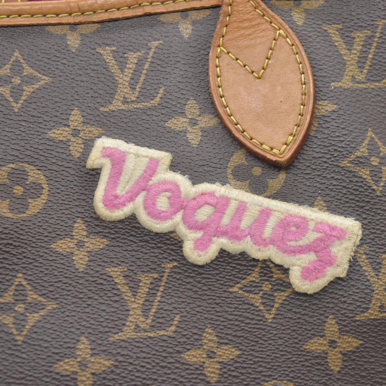 $2490 Louis Vuitton Monogram Travel Stickers Neverfull MM 2018 AR3168