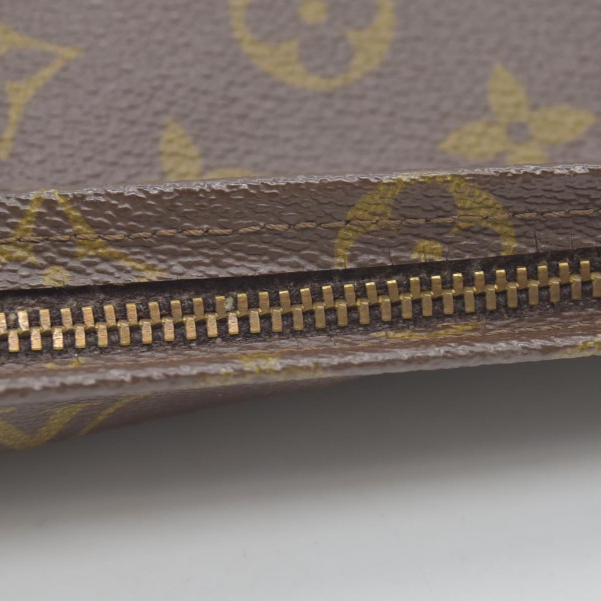 $1120 LOUIS VUITTON Monogram Toiletry 26
