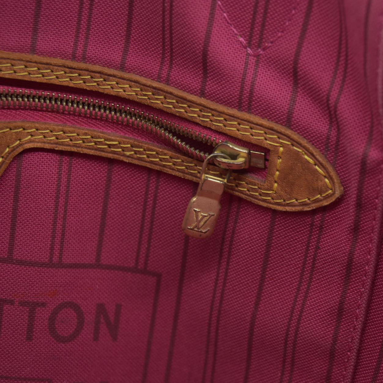 $2490 Louis Vuitton Monogram Travel Stickers Neverfull MM 2018 AR3168