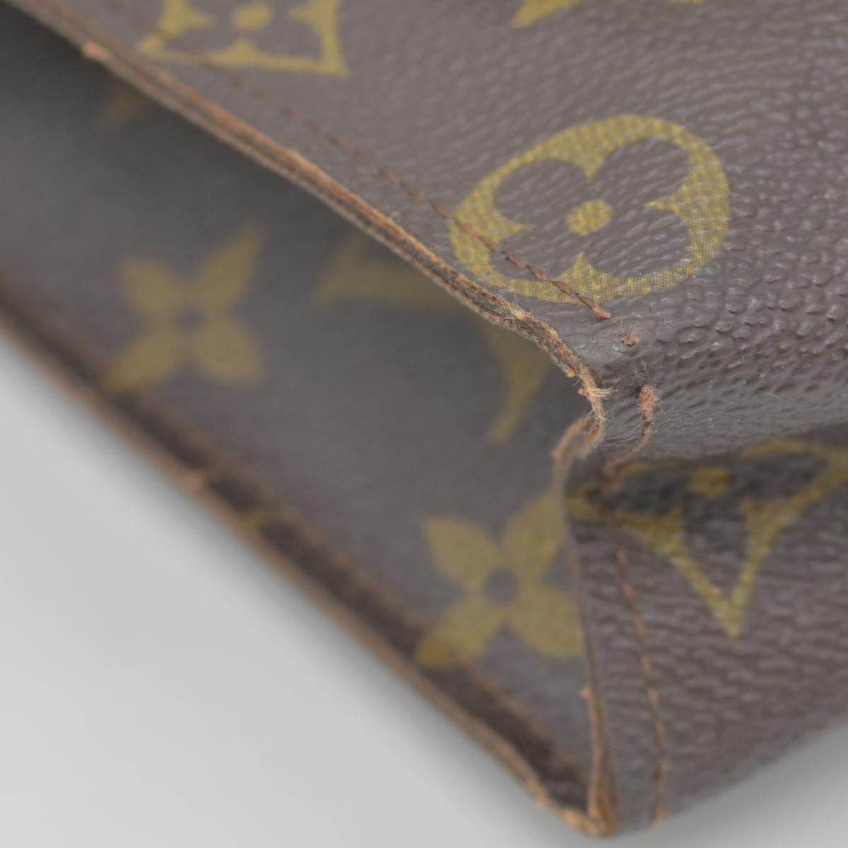 $1120 Jan 1987 Louis Vuitton Monogram Toiletry 26 871AN