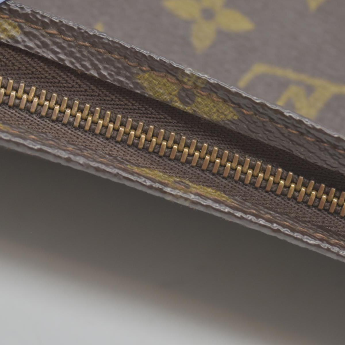 $1120 Jan 1987 Louis Vuitton Monogram Toiletry 26 871AN