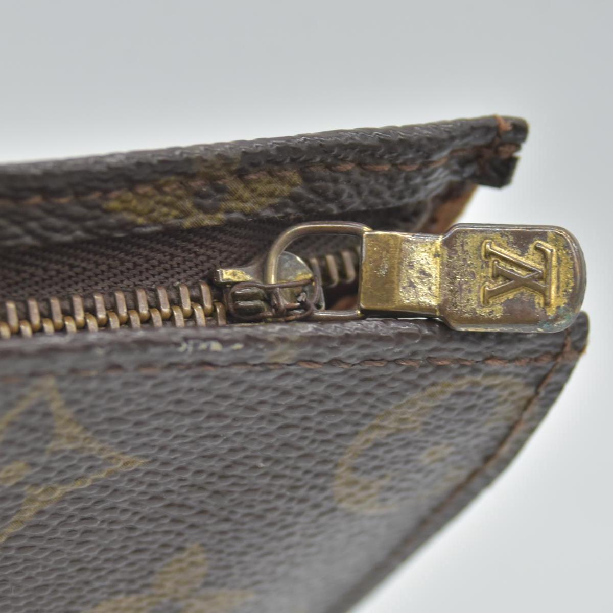 $1120 Jan 1987 Louis Vuitton Monogram Toiletry 26 871AN