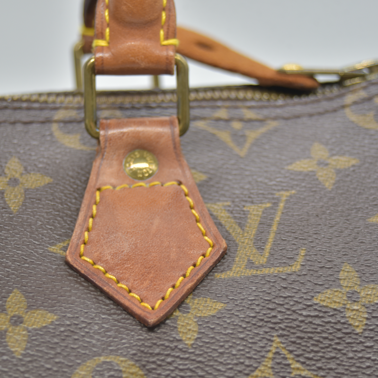 $1490 1987 Louis Vuitton Monogram Speedy 25 MI872