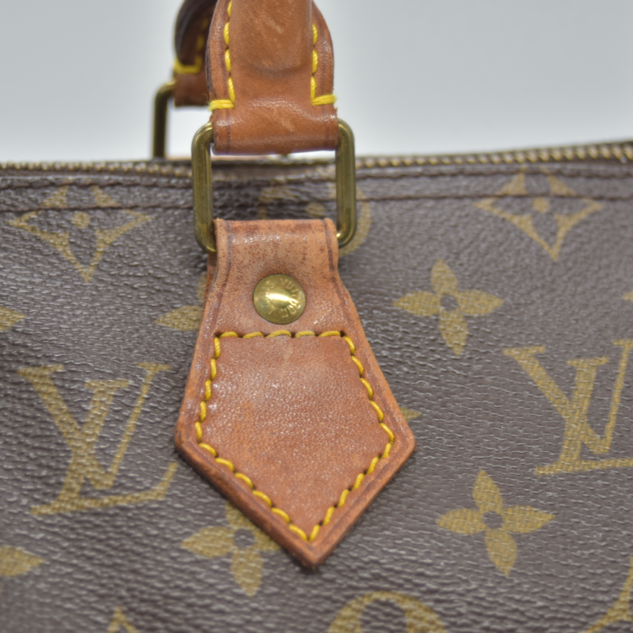 $1490 1987 Louis Vuitton Monogram Speedy 25 MI872