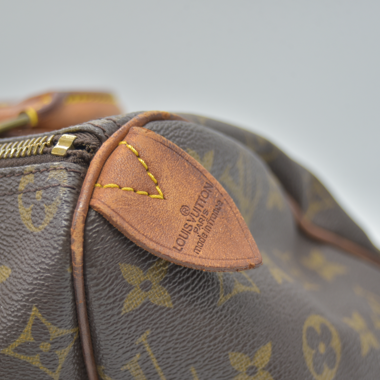 $1490 1987 Louis Vuitton Monogram Speedy 25 MI872