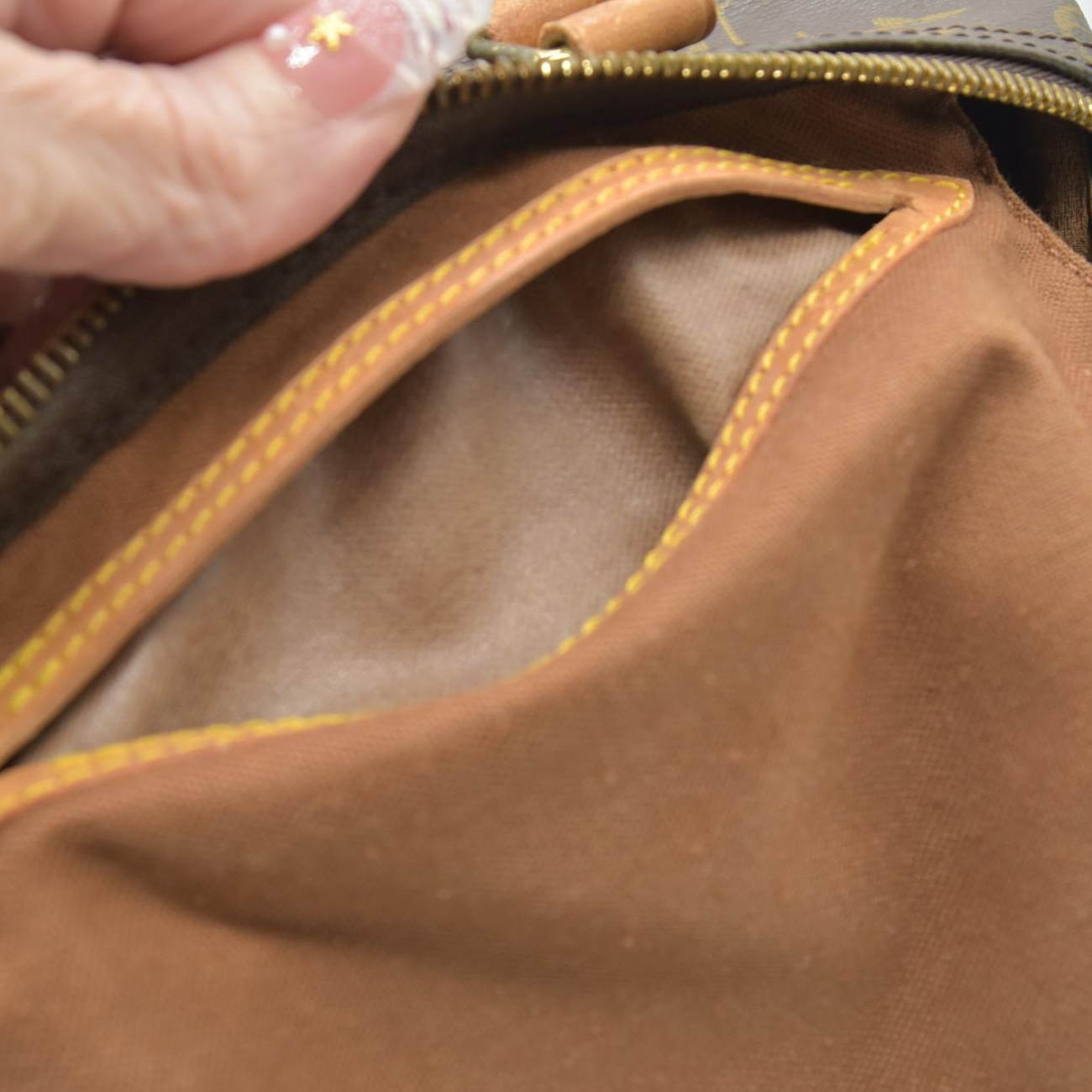 $1490 1989 Louis Vuitton  Speedy 25 Brown Monogram MI8911