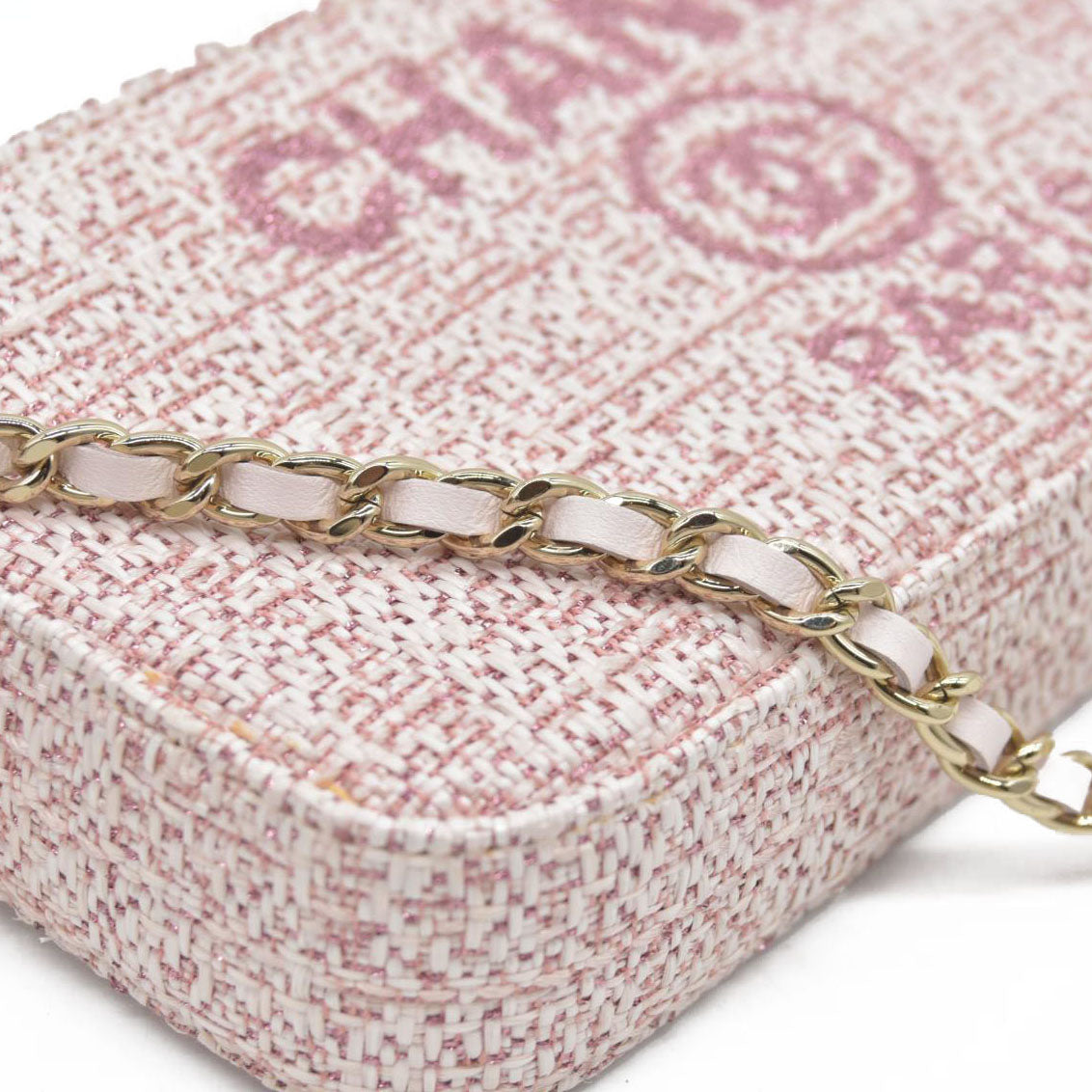 $4500 Chanel  Canvas Small Deauville Clutch With Chain Pink