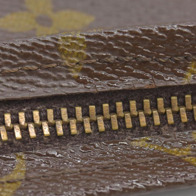 $1120 Jan 1987 Louis Vuitton Monogram Toiletry 26 871AN