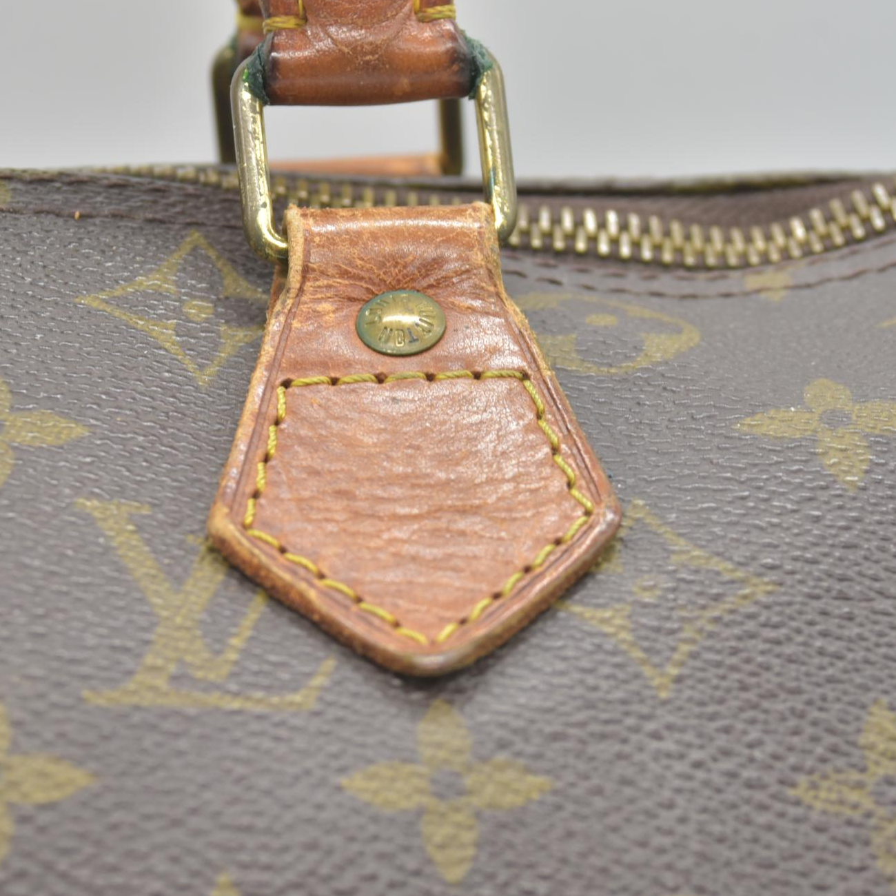 $1550 1988 Louis Vuitton Monogram Speedy 30 VI883