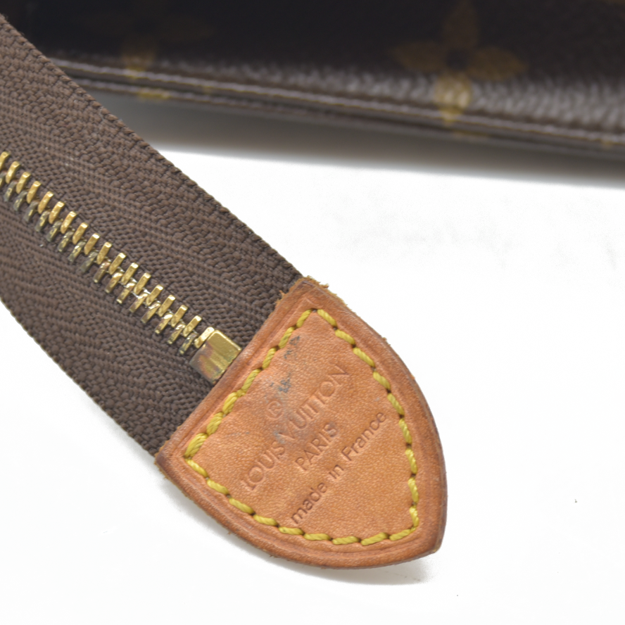Louis Vuitton  Monogram Toiletry Pouch 19 DU1007