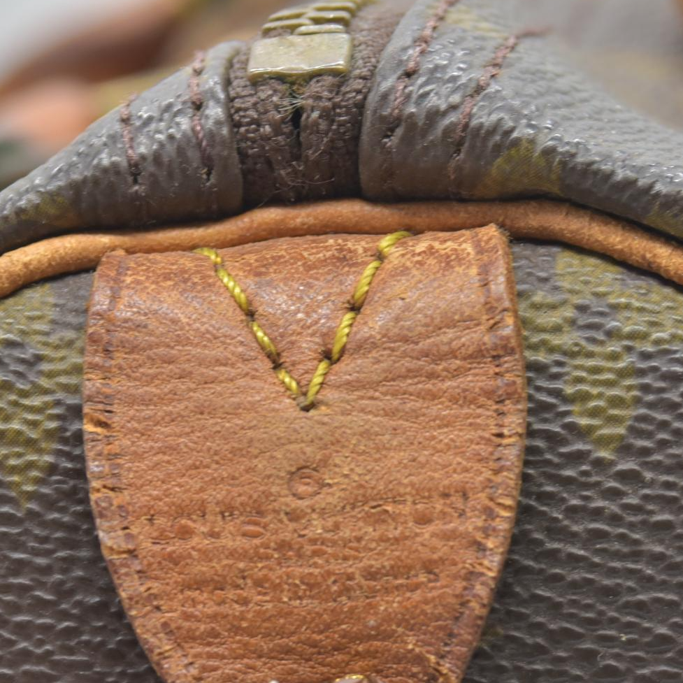 $1550 1988 Louis Vuitton Monogram Speedy 30 VI883