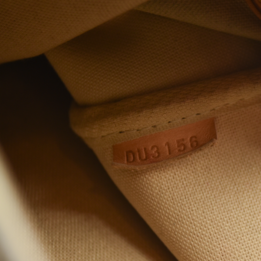 Louis Vuitton  Damier Azur Favorite MM DU3156 Crossbody