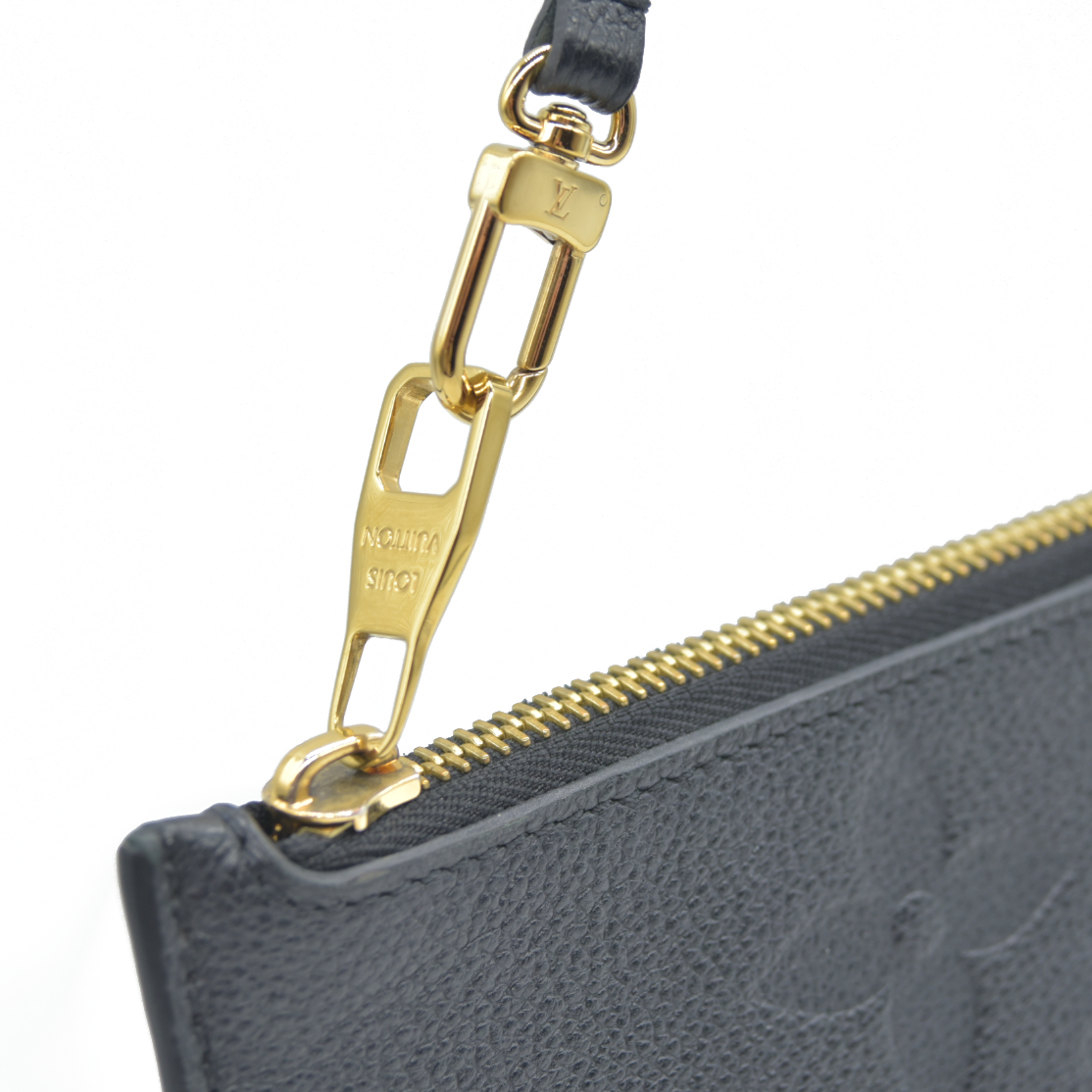 $1200 Louis Vuitton Empreinte Monogram Giant Neverfull MM Pochette Black