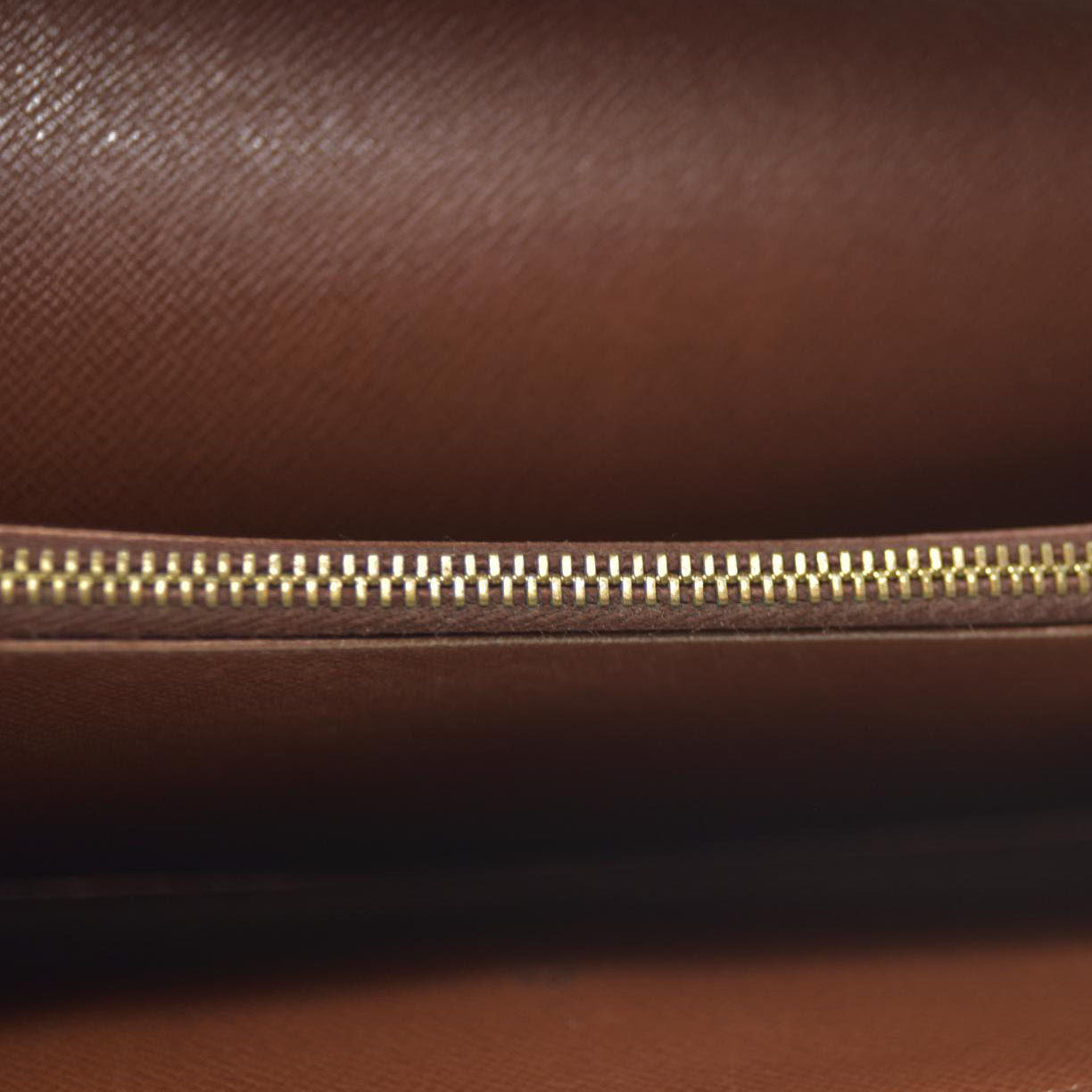 Louis Vuitton $725 Monogram Portefeiulle Sarah Long Bifold Wallet AN1920