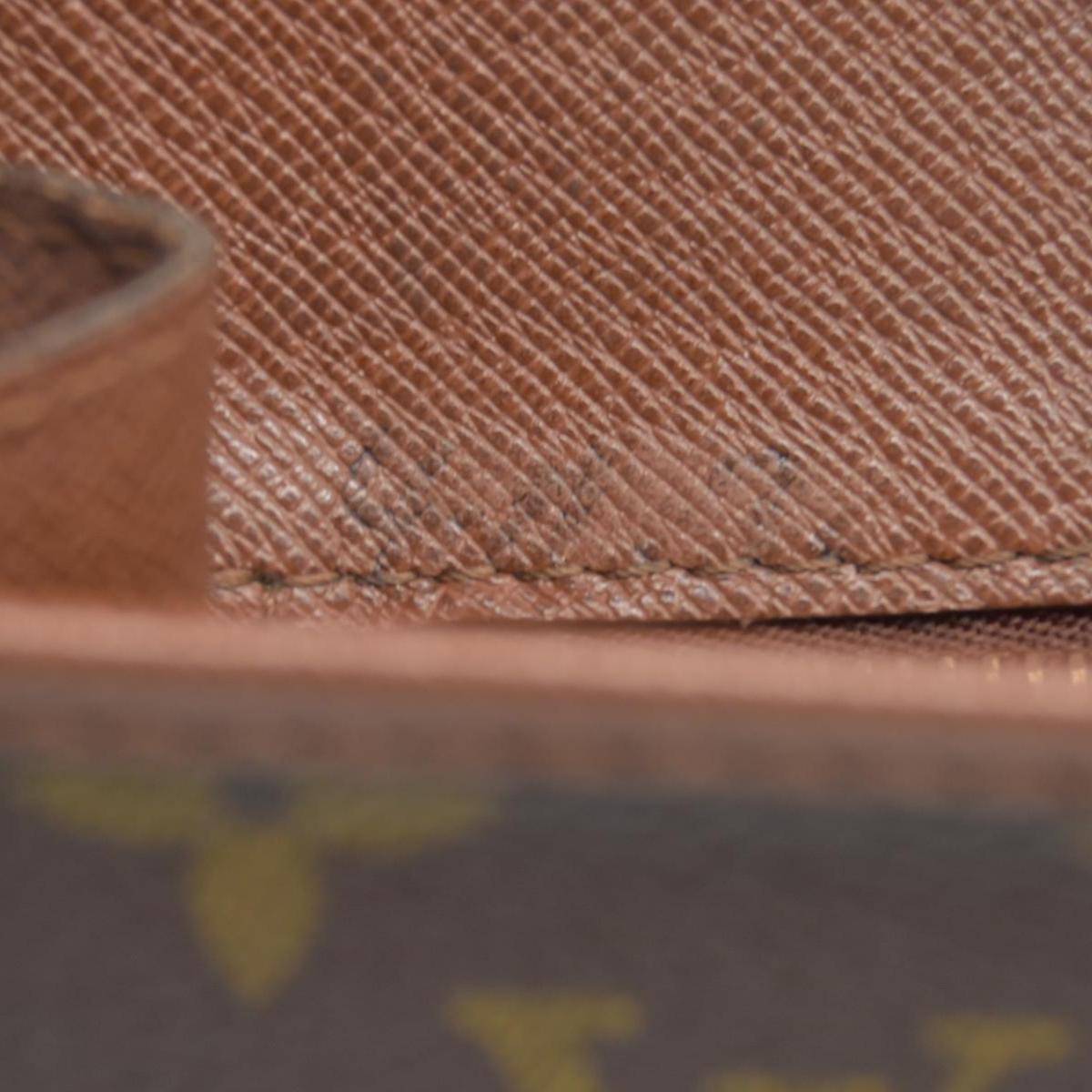 Louis Vuitton Vintage Monogram Pochette Bordeaux shoulder bag CONSIGNMENT