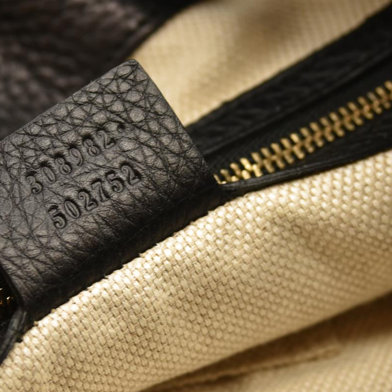 Gucci  Pebbled Calfskin Medium Soho Chain Shoulder Bag Black