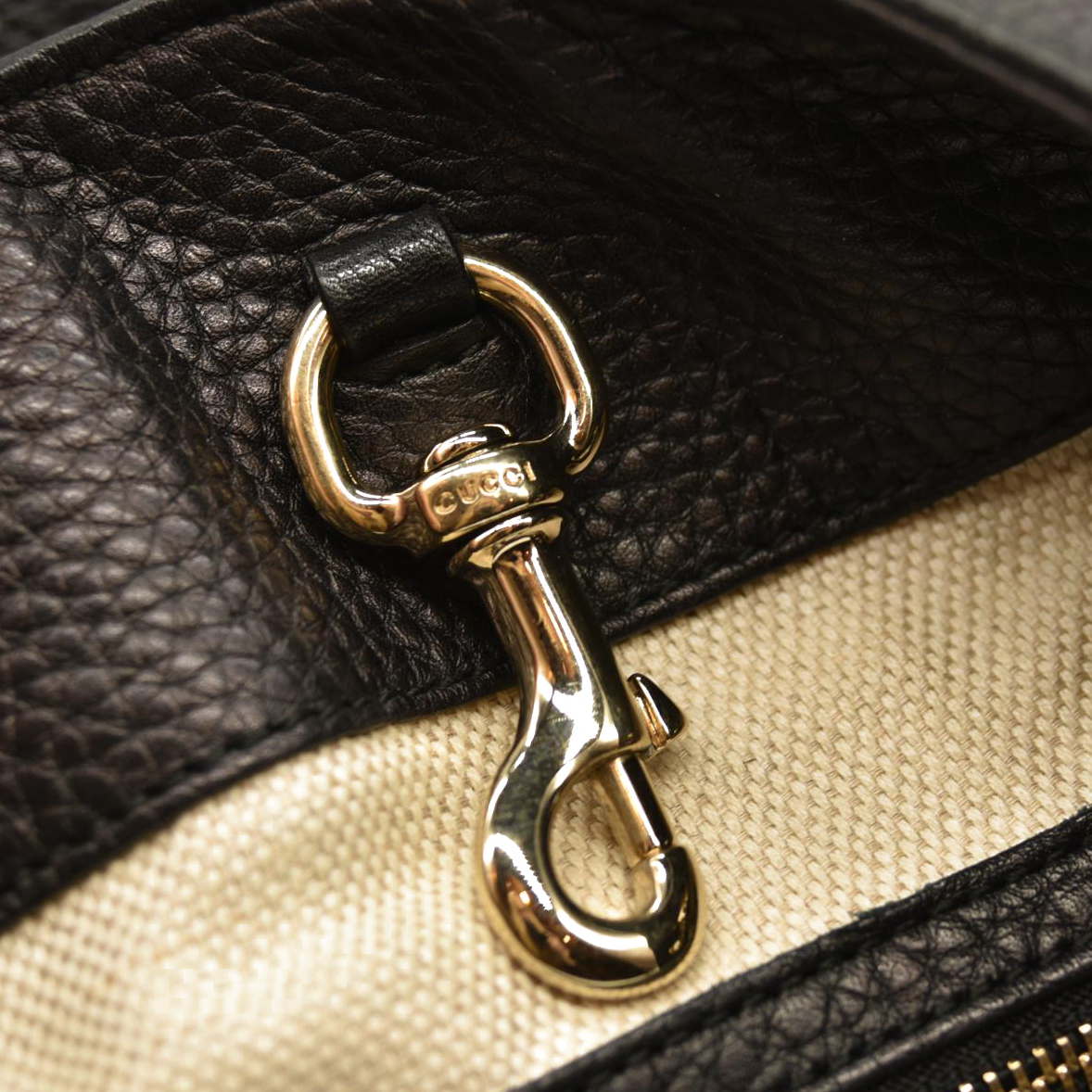 Gucci  Pebbled Calfskin Medium Soho Chain Shoulder Bag Black