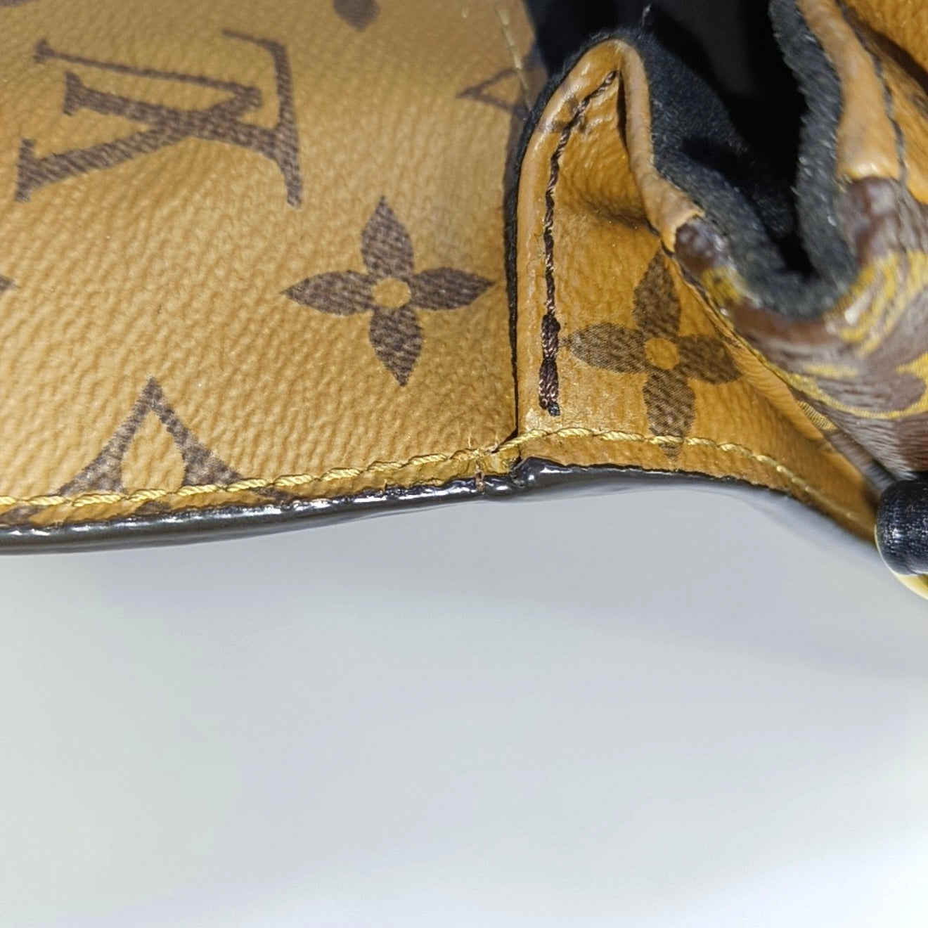 PRE-ORDER  Louis Vuitton  Reverse Monogram Pochette Metis