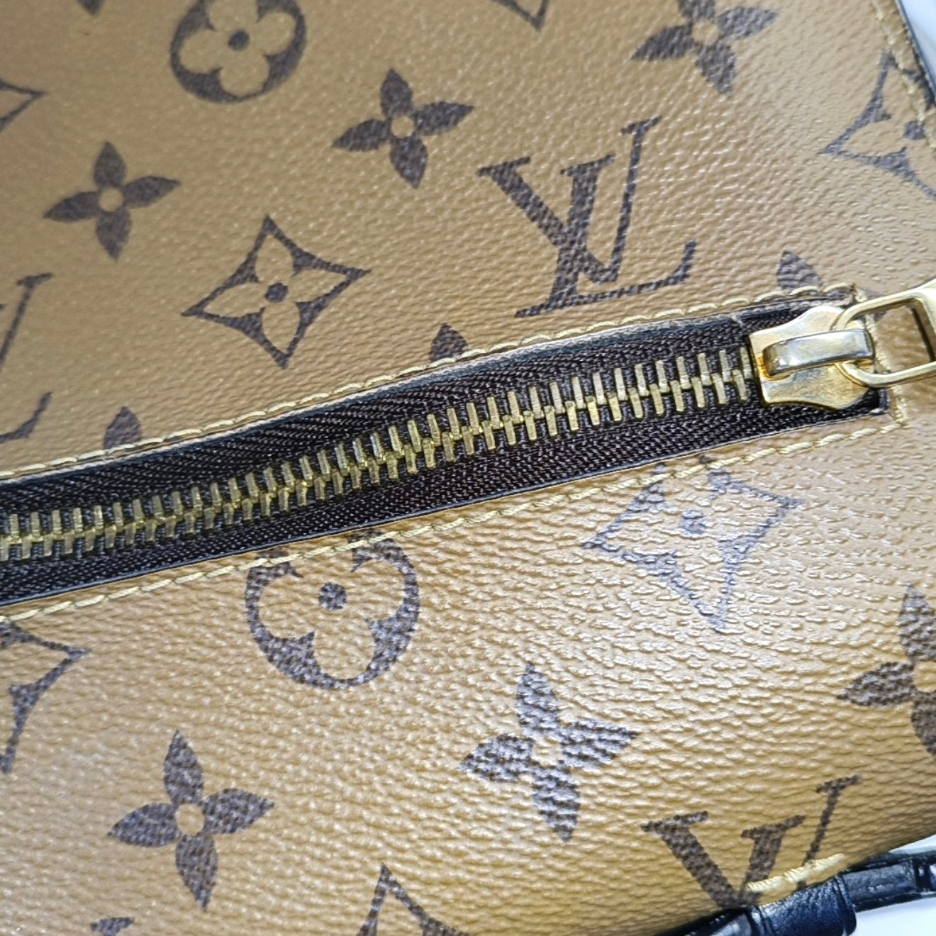 PRE-ORDER  Louis Vuitton  Reverse Monogram Pochette Metis