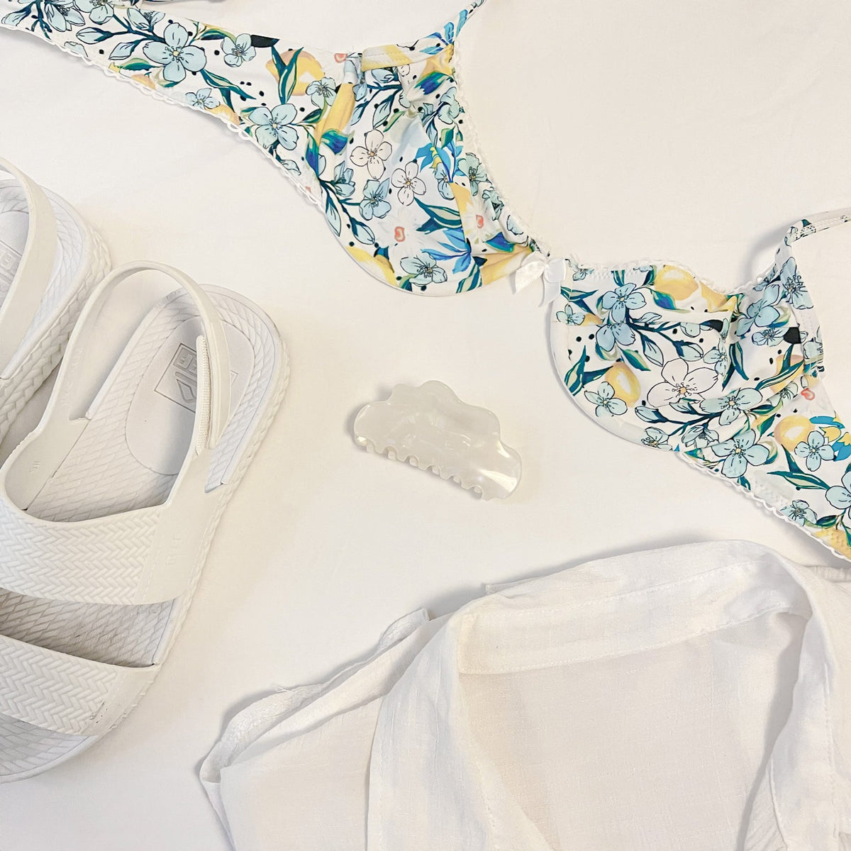 Resort Ready White Cloud Biodegradable Claw Clip