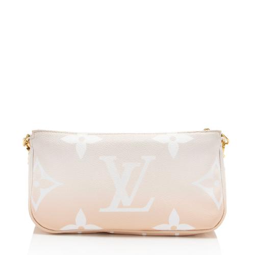 LOUIS VUITTON Monogram Giant By The Pool Multi Pochette Accessories Brume