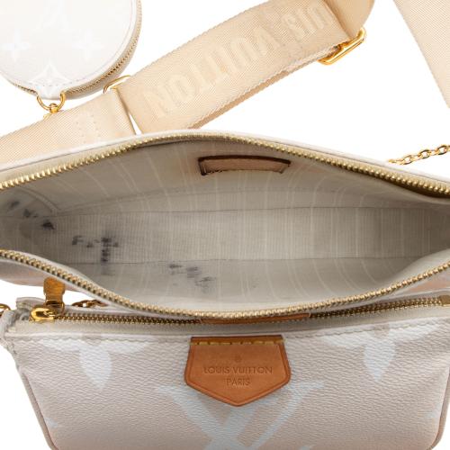 LOUIS VUITTON Monogram Giant By The Pool Multi Pochette Accessories Brume