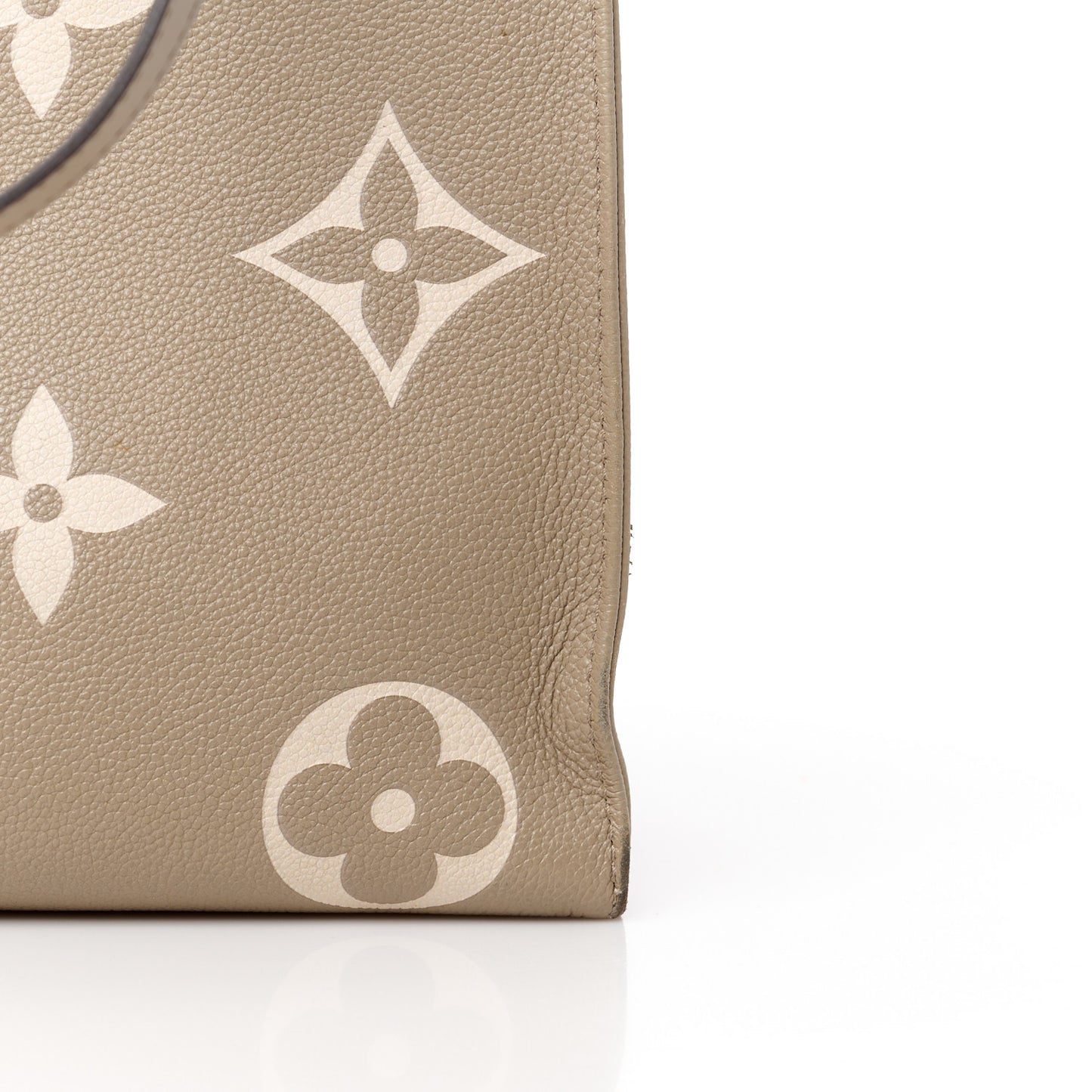 Louis Vuitton  Empreinte Monogram Giant Onthego MM Tourterelle Creme