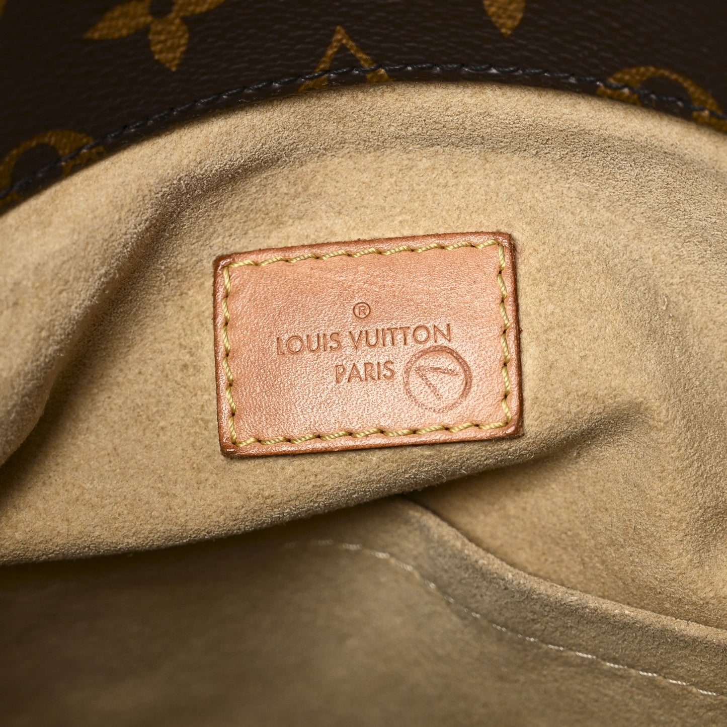 $2500 Louis Vuitton Monogram Artsy MM