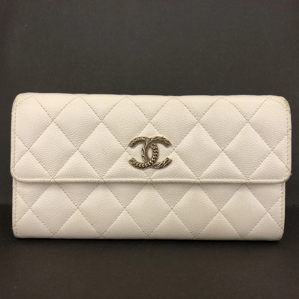 CHANEL CC Quilted Matelasse Grained Calfskin Bifold Wallet/8CG0208