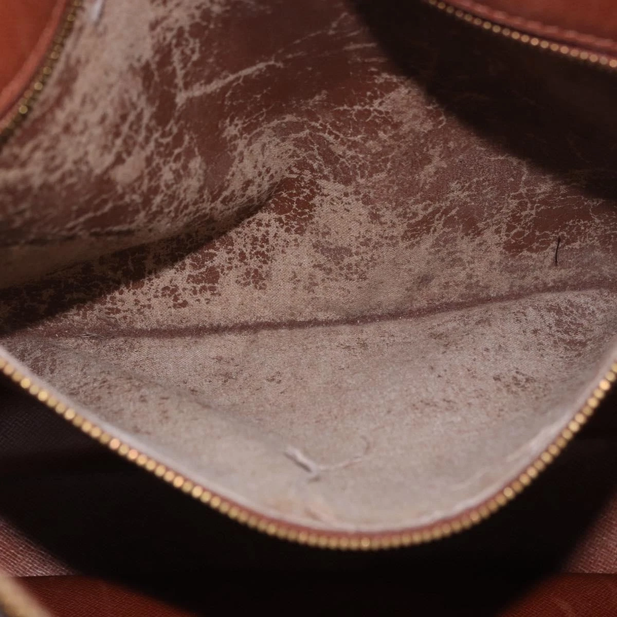 $1,450 1998 Louis Vuitton Monogram Vagabond Shoulder Bag VI0998