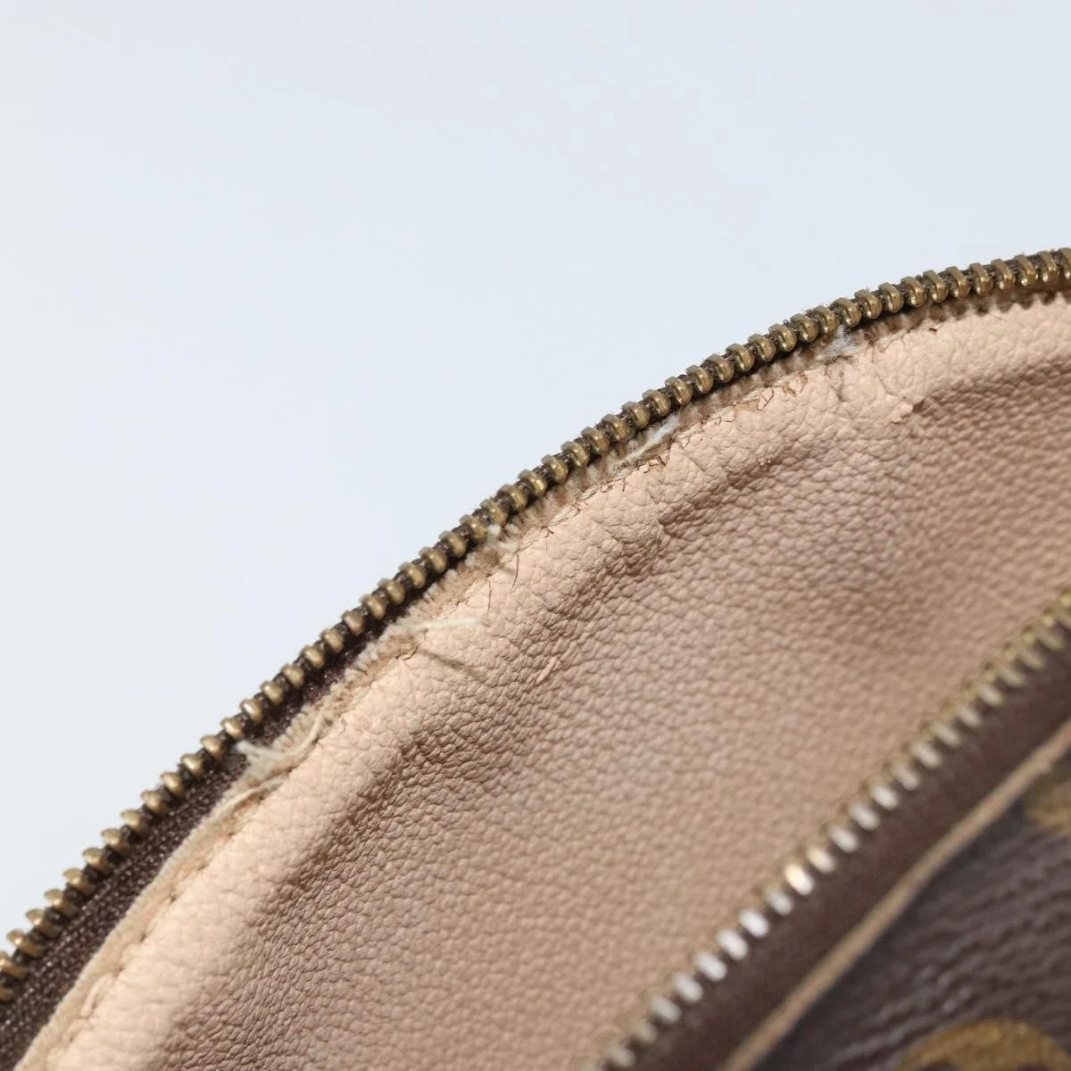 LOUIS VUITTON Monogram Pochette Cosmetic PM Pouch M43998 LV Auth BA11615