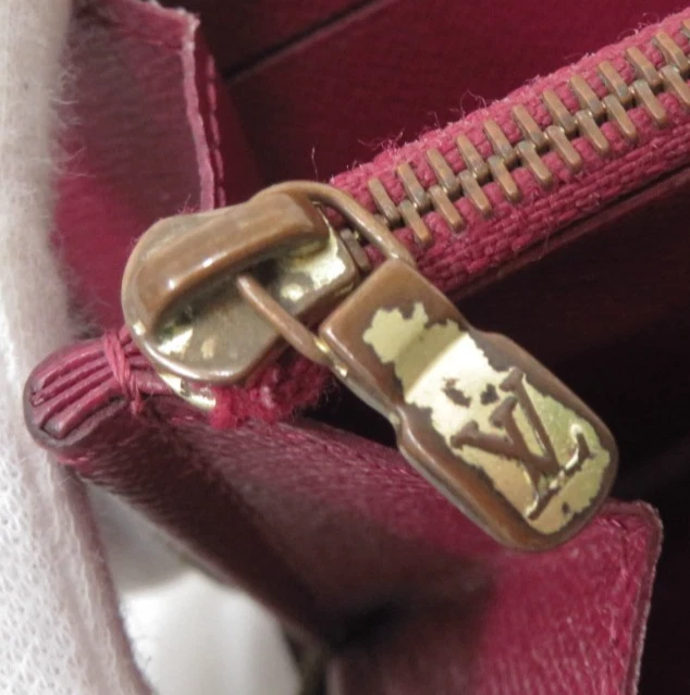 $915 2016 LOUIS VUITTON Monogram Zippy Wallet Fuchsia GI2116