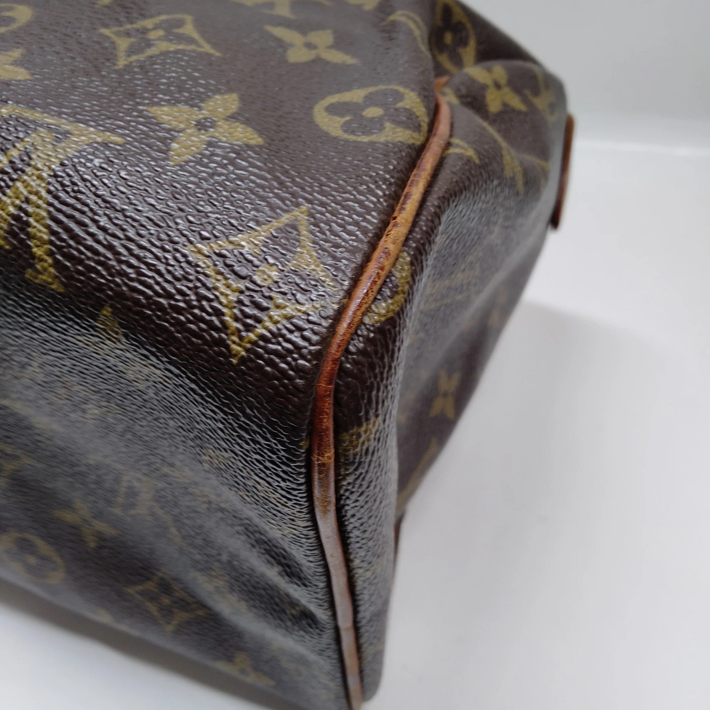 $1490 1987 Louis Vuitton Monogram Speedy 25 MI872