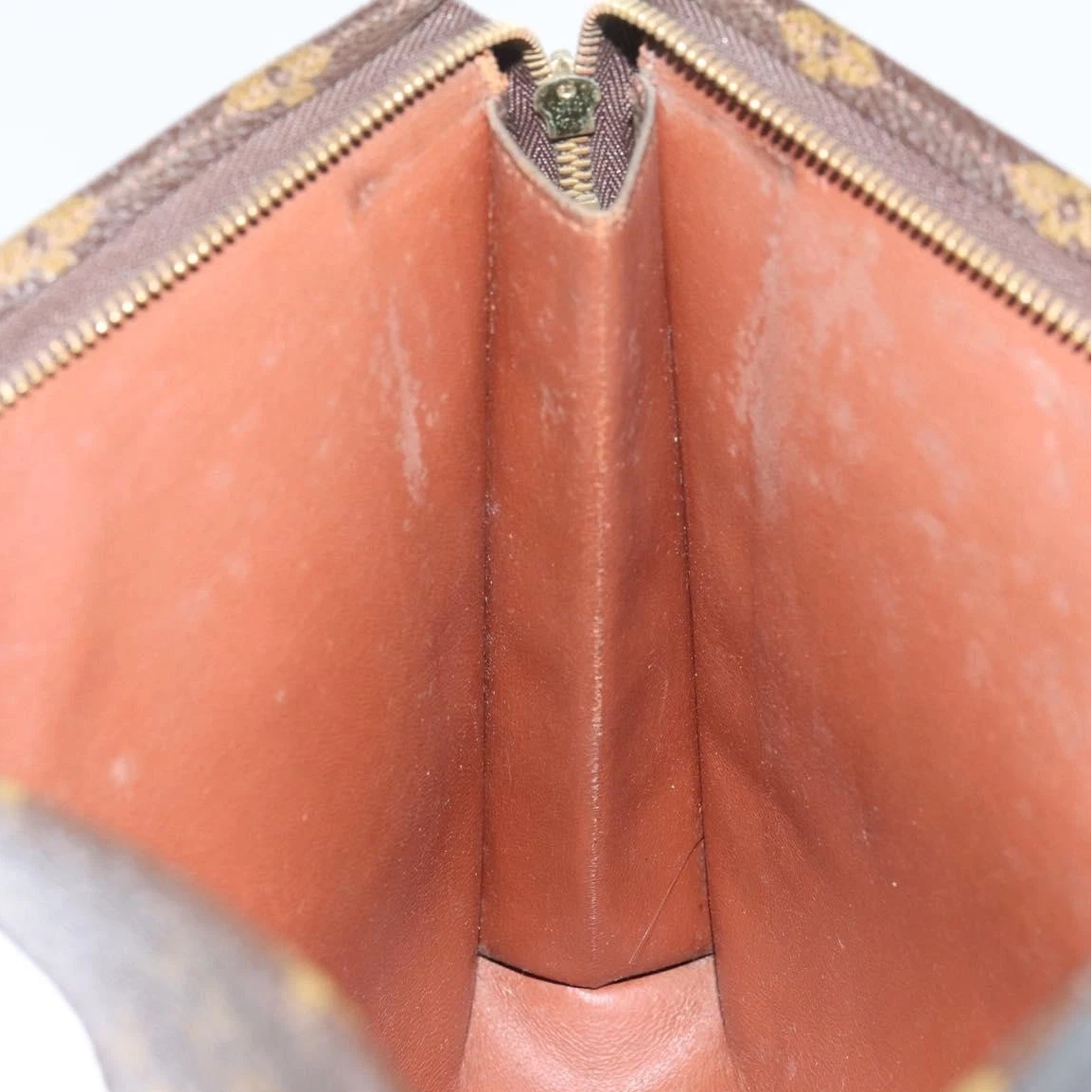 $760 LOUIS VUITTON Monogram Toiletry Pouch 26 France