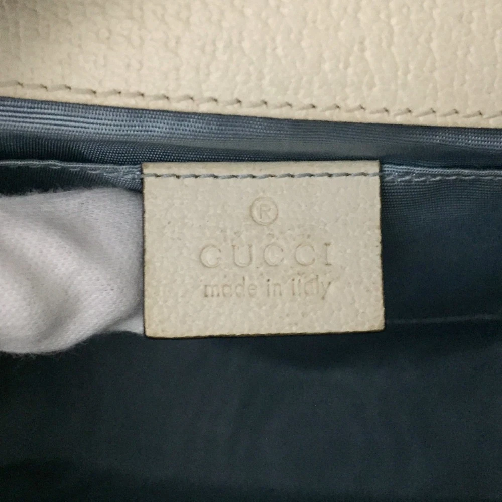 $1980 Gucci Grained Calfskin Bee Star Small Padlock Shoulder Bag White