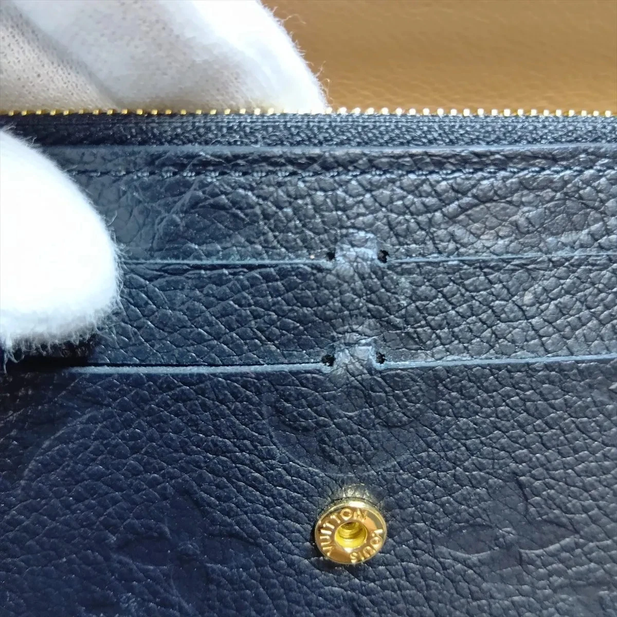 Louis Vuitton Empreinte Portofeuille Emilie M62369 Noir Long Wallet There is a s