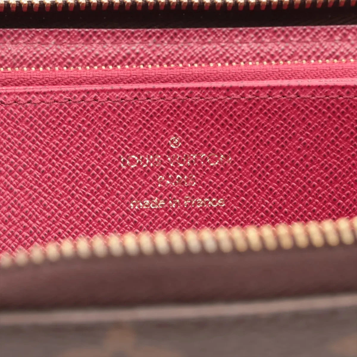 $915 LM0280 2020 Louis Vuitton Monogram Zippy Wallet Fuchsia