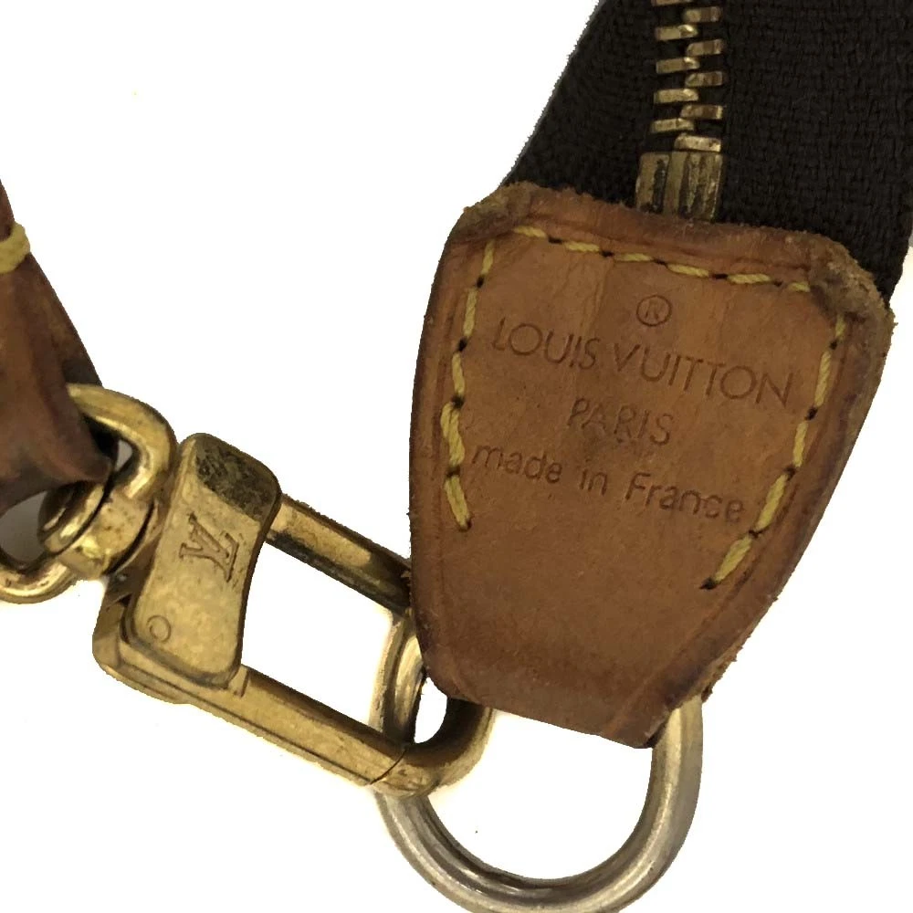 $1,290 2001 Louis Vuitton Monogram Pochette Accessories Pouch SL1001