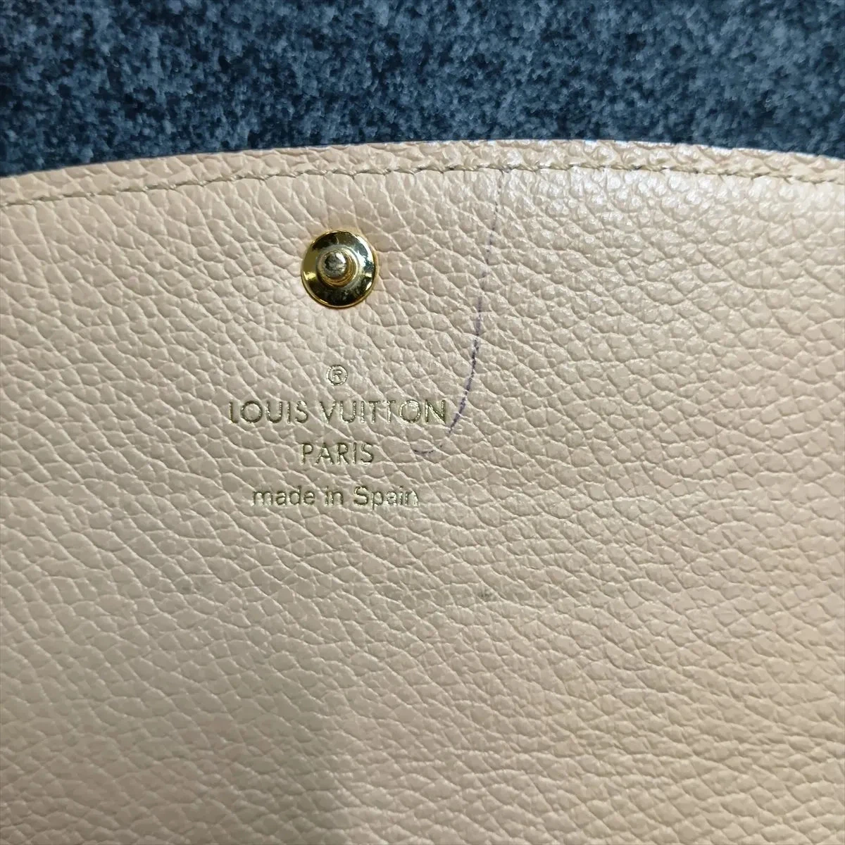 Louis Vuitton Empreinte Portofeuille Emilie M62369 Noir Long Wallet There is a s