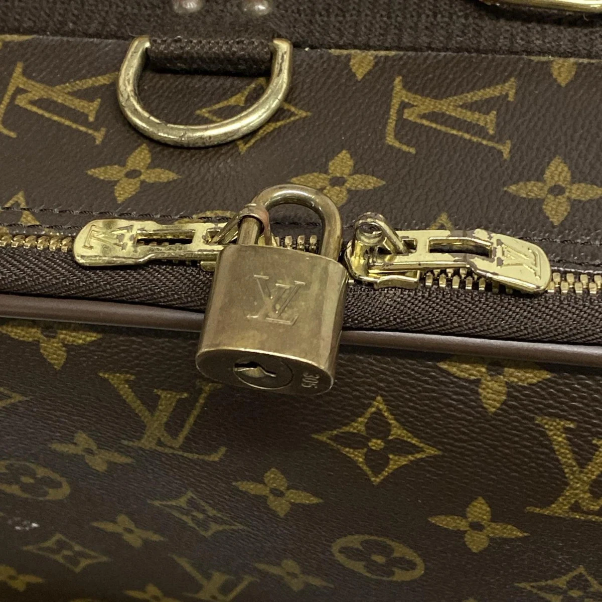 $3,850 2010 LOUIS VUITTON Pegase 60 Monogram Canvas Rolling Suitcase SP1010