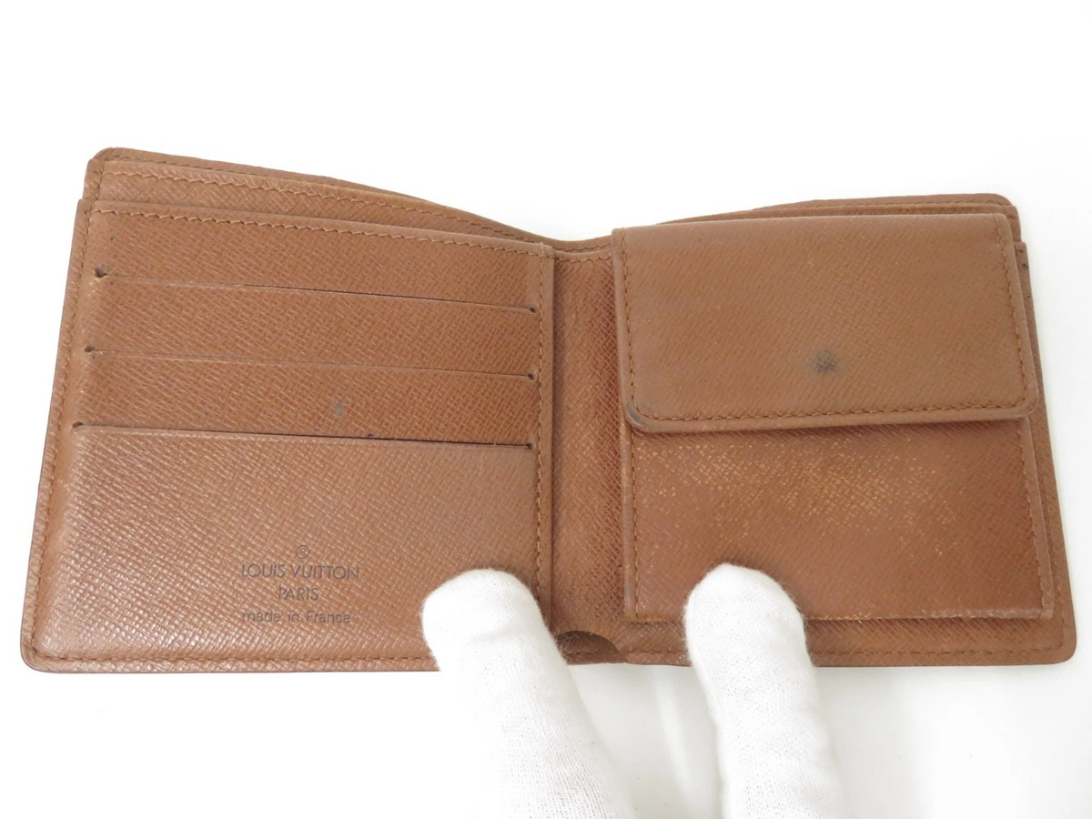$630 2006 Louis Vuitton Monogram Marco Compact Wallet CA0066