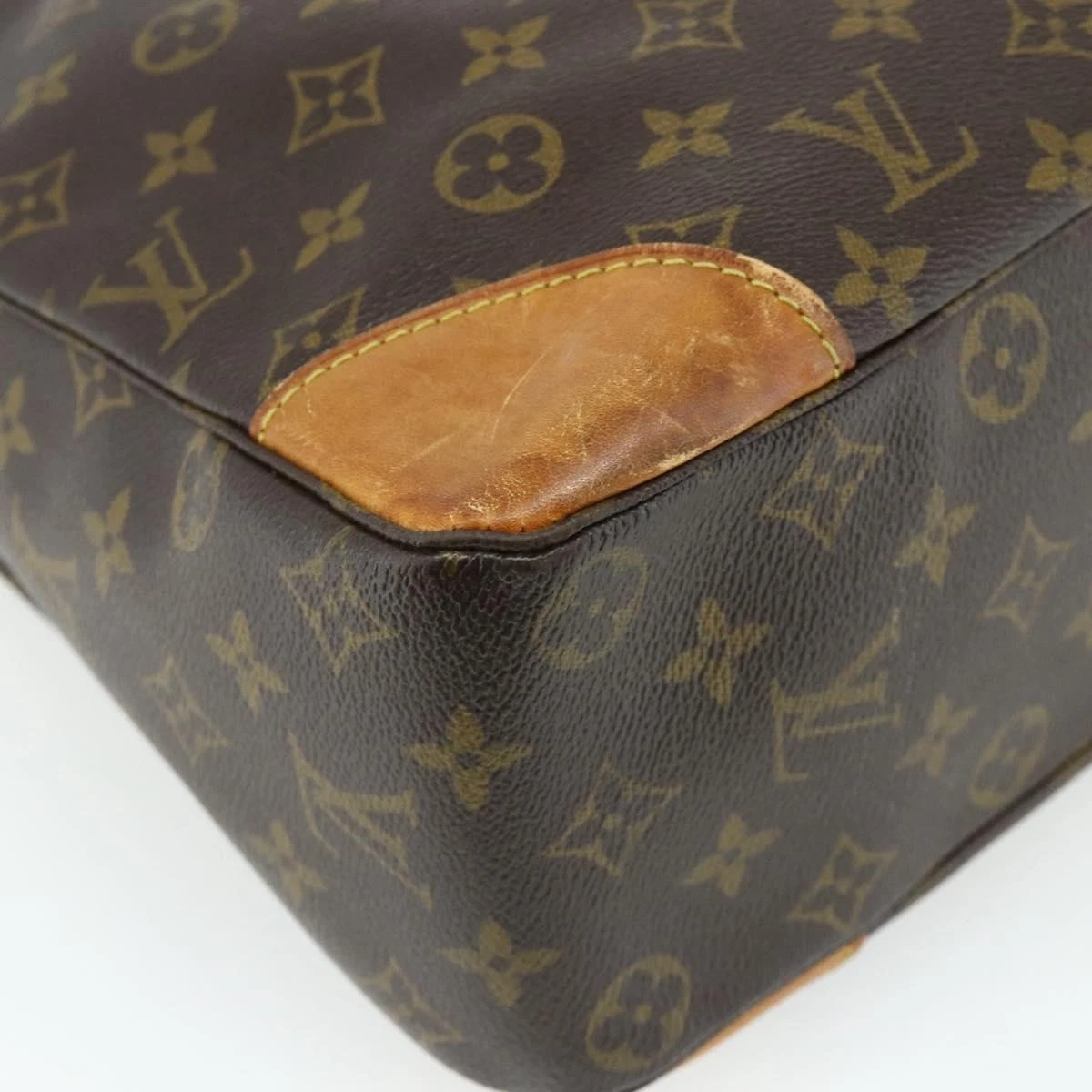 $1,450 1995 Louis Vuitton Monogram Boulogne 35 Shoulder Bag AS0995
