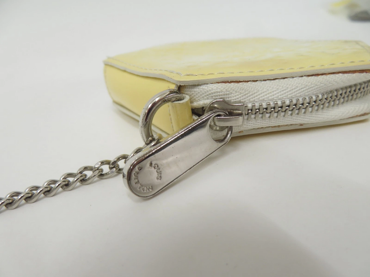 $550 2009 LOUIS VUITTON Vernis Porte-Monnaie Flocon MM Perle SN3009