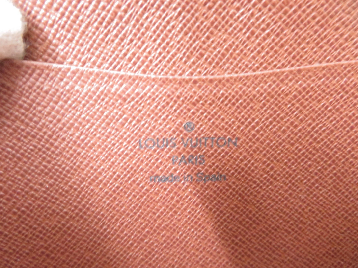 $915 2004 LOUIS VUITTON Monogram Porte-Monnaie Zippy Wallet CA0034