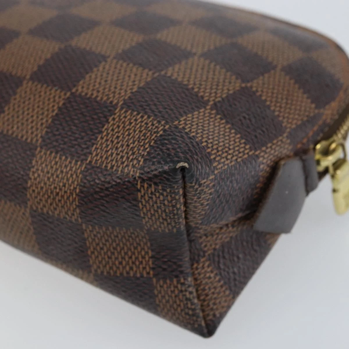 $600 2010 LOUIS VUITTON Damier Ebene Cosmetic Pouch CA4180