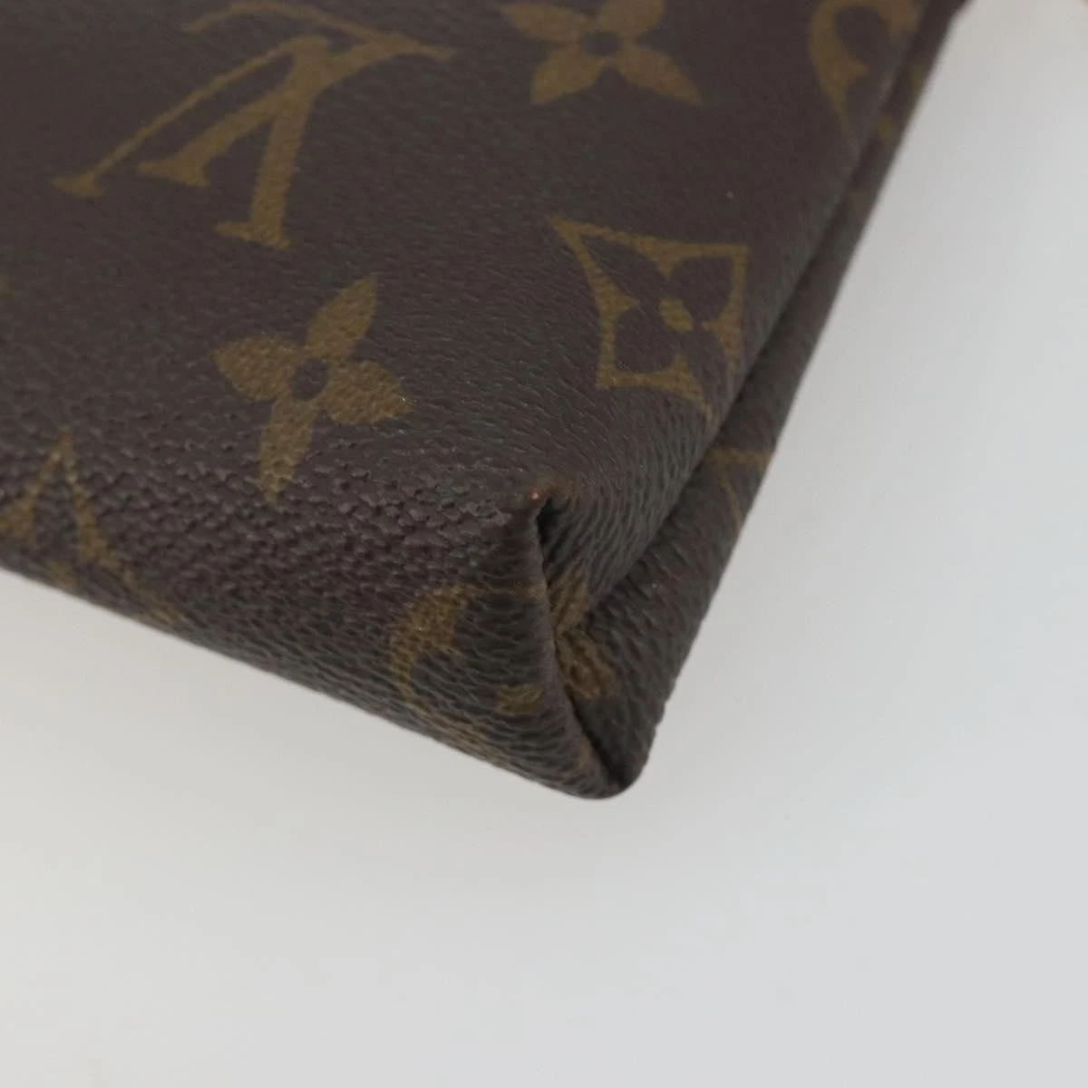 $1250 Louis Vuitton Monogram Mini Pochette Delightful