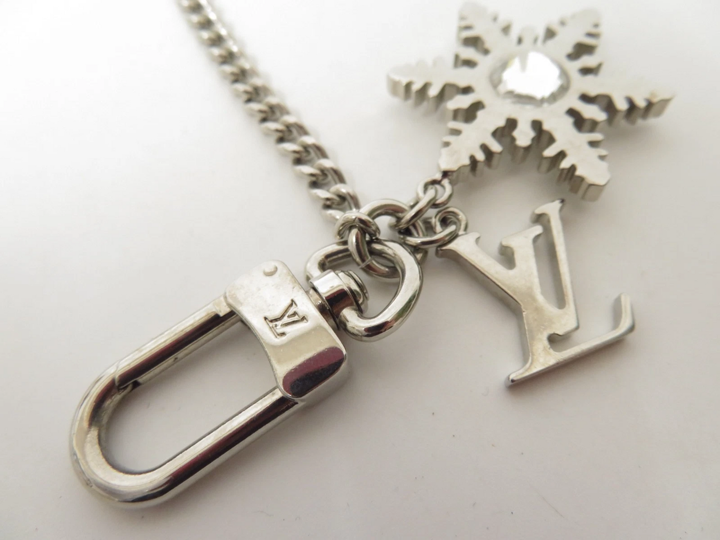 $550 2009 LOUIS VUITTON Vernis Porte-Monnaie Flocon MM Perle SN3009